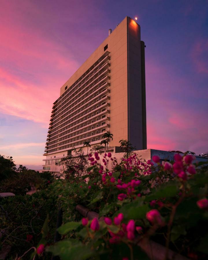 Pacific Star Resort & Spa Tamuning Esterno foto